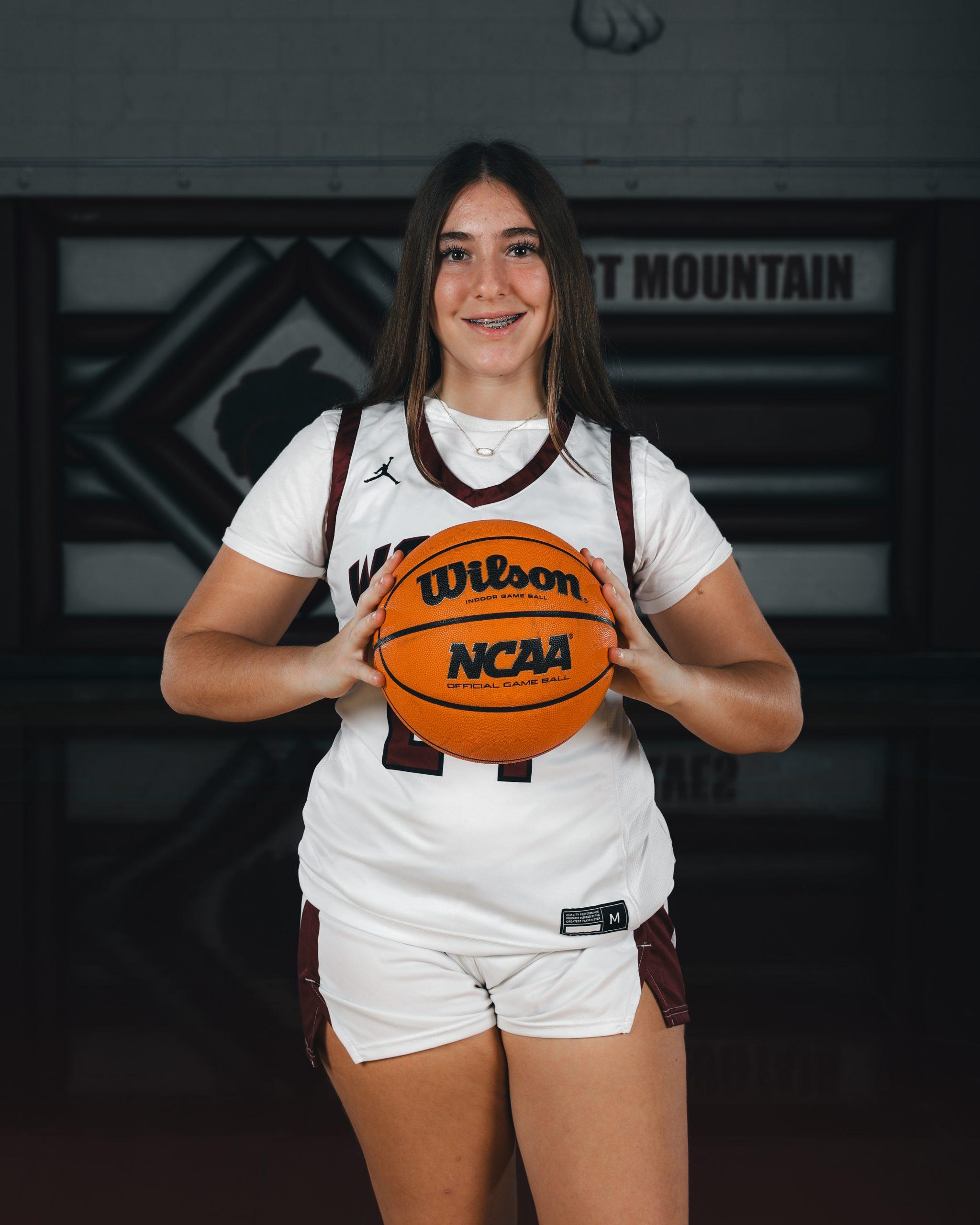 20251111 DMHS Boys Hoops Media Day 1248-2